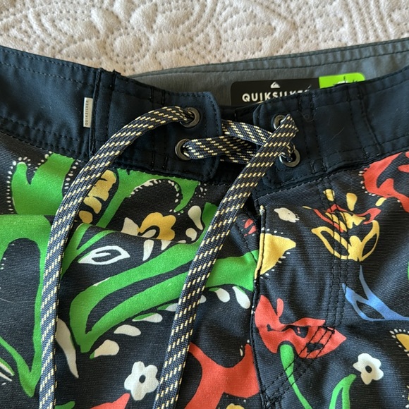 Men’s Quicksilver Highline boardshorts - Picture 4 of 7